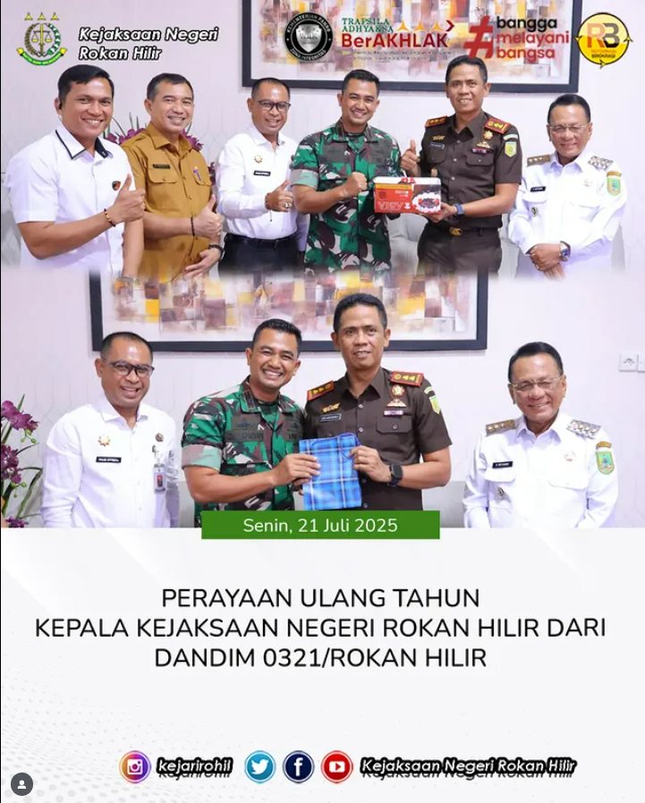 PERAYAAN ULANG TAHUN KEPALA KEJAKSAAN NEGERI ROKAN HILIR DARI DANDIM 0321/ROKAN HILIR