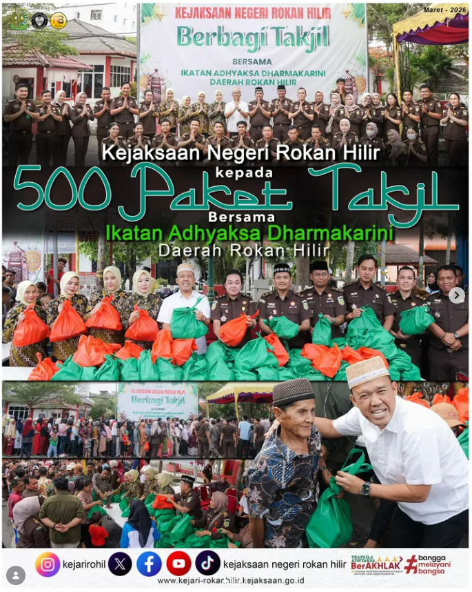 Kejaksaan Negeri Rokan Hilir bersama Ikatan Adhyaksa Dharmakarini (IAD) Daerah Rokan Hilir melaksanakan kegiatan berbagi sembako Ramadhan kepada masyarakat